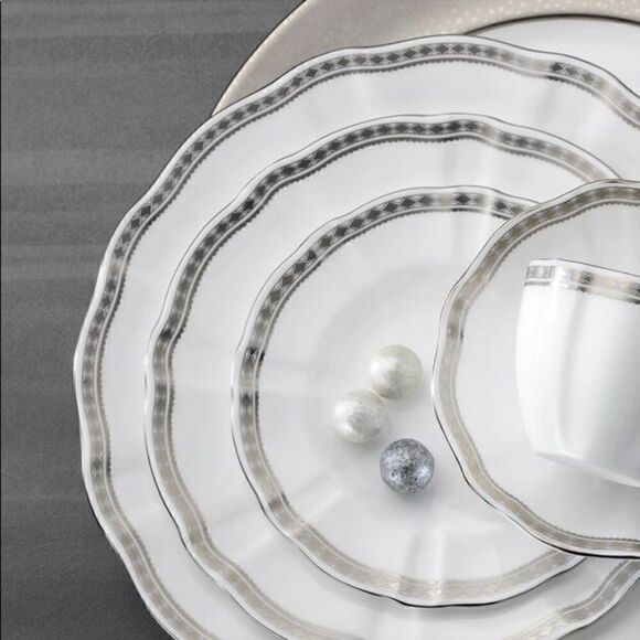 Salad Plate
Carlton Platinum
by ROYAL CROWN DERBY - Picture 2 of 6